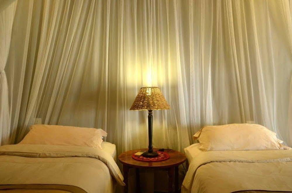Tingala Lodge - Bed In The Bush ファラボルワ エクステリア 写真